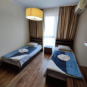 rezervați aici